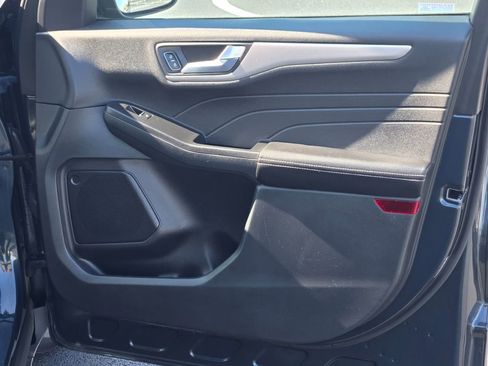 Used 2022 Ford Escape SEL w/ Technology Package image 5