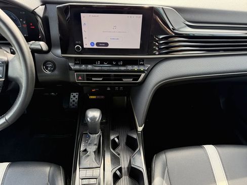 Certified 2025 Toyota Camry SE FWD image 11