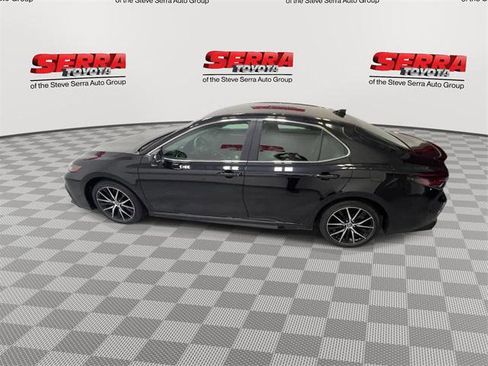 Certified 2022 Toyota Camry SE w/ Convenience Package image 6