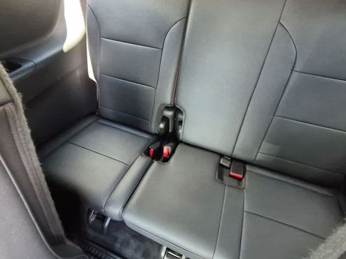 Used 2024 Chevrolet Traverse RS AWD/4WD image 22
