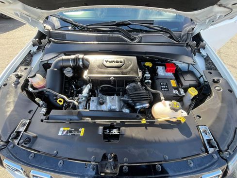 Used 2025 Jeep Compass Limited image 32