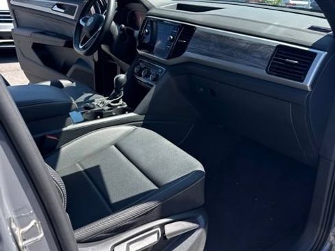 Used 2022 Volkswagen Atlas Cross Sport SE w/ Panoramic Sunroof Package AWD/4WD image 19