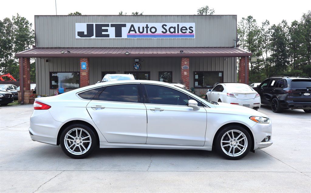 Used 2013 Ford Fusion SE FWD image 8