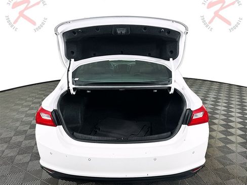 Used 2024 Chevrolet Malibu LT image 30