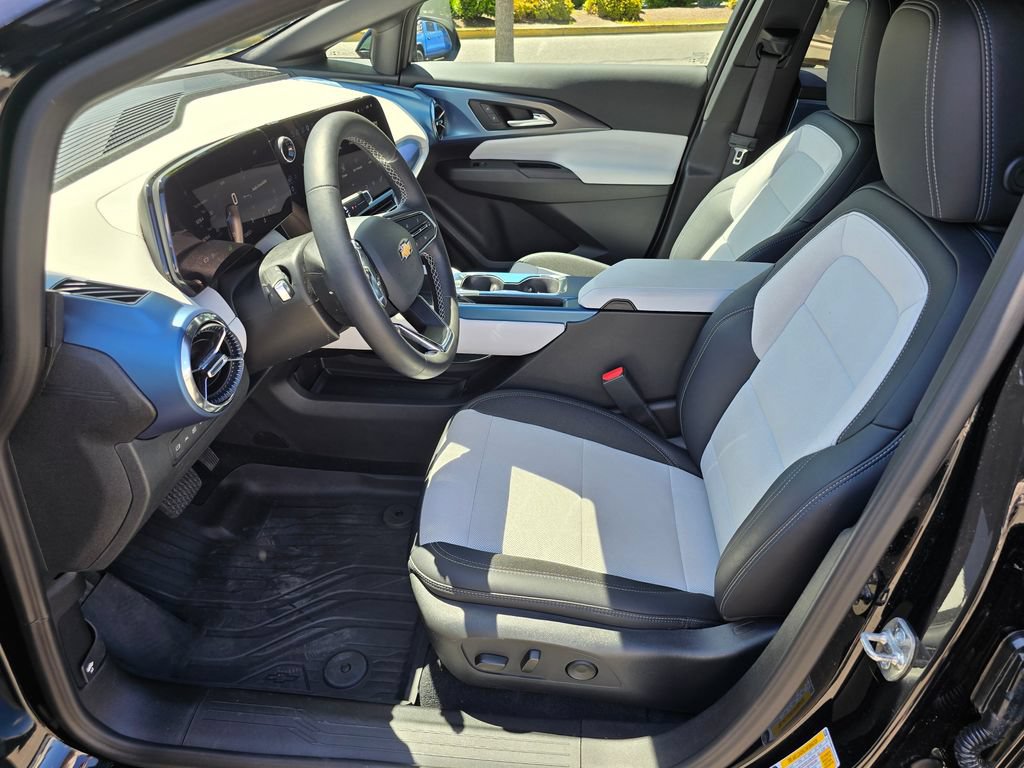 Used 2025 Chevrolet Equinox EV LT FWD image 21