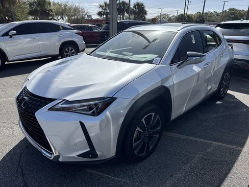 Used 2021 Lexus UX 250h w/ Premium Package image 2