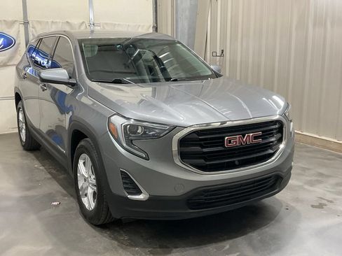Used 2020 GMC Terrain SLE FWD image 2