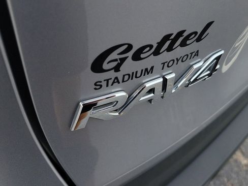 Used 2022 Toyota RAV4 XLE image 5