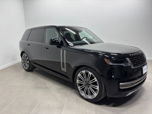 Used 2026 Land Rover Range Rover Long Wheelbase SE AWD/4WD image 5