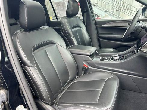 Certified 2024 Jeep Grand Cherokee Limited AWD/4WD image 40