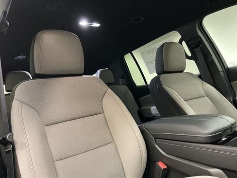 New 2026 Chevrolet Traverse LT w/ LPO, Floor Liner Package FWD image 36