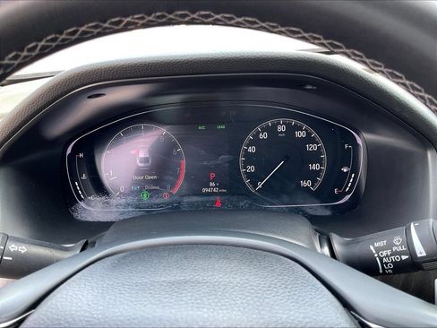 Used 2018 Honda Accord Touring image 11