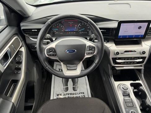 Used 2020 Ford Explorer XLT w/ Comfort Package AWD/4WD image 14