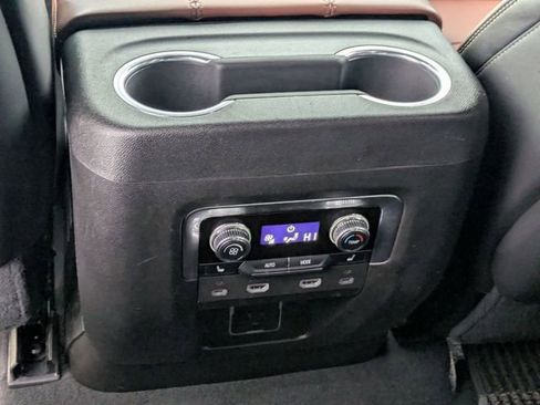 Used 2023 GMC Yukon Denali Ultimate image 35