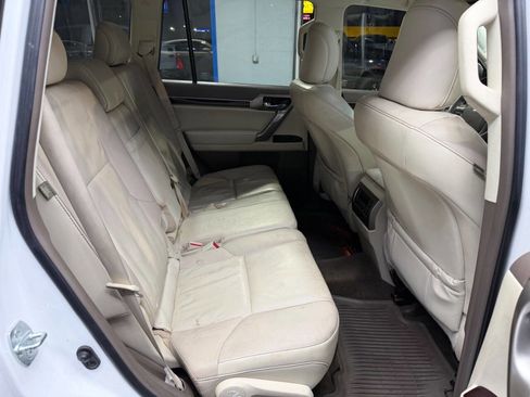 Used 2017 Lexus GX 460 image 20