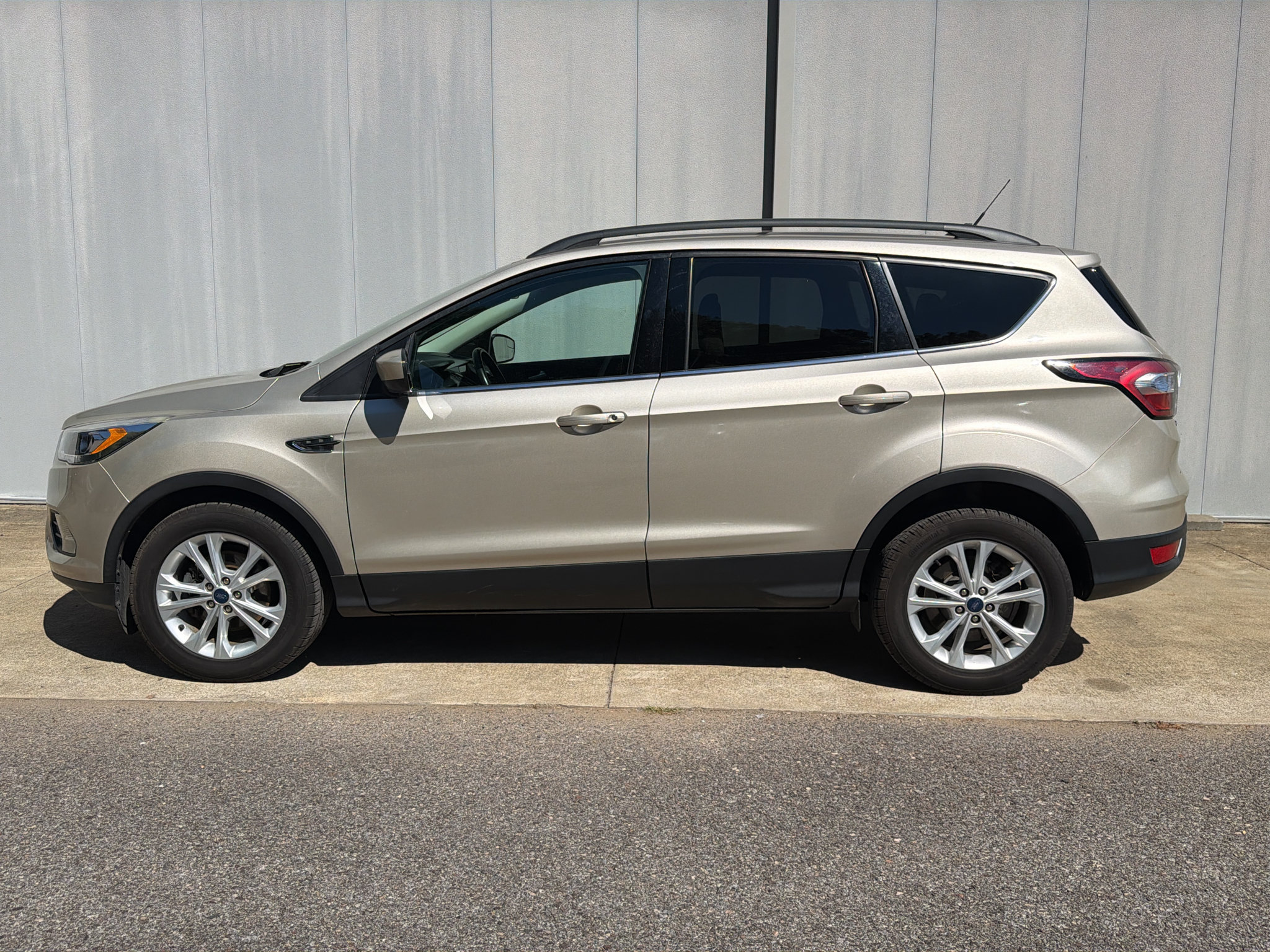 Used 2018 Ford Escape SEL FWD image 5