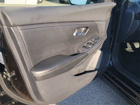 Used 2022 Nissan Sentra SV image 8