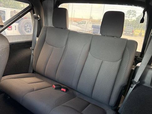 Used 2017 Jeep Wrangler Sport AWD/4WD image 5