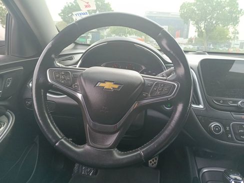 Used 2016 Chevrolet Malibu LT w/ Driver Confidence Package image 17