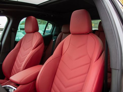 New 2025 Maserati Grecale Modena image 12