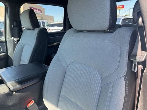 Used 2021 RAM 1500 4x4 Crew Cab image 20