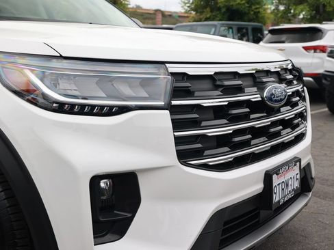 Used 2025 Ford Explorer Active w/ Active Comfort Package RWD image 7