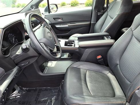Used 2021 Toyota Sienna XSE w/ XSE Plus Package FWD image 15