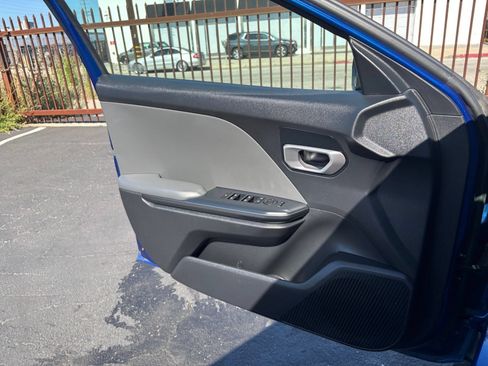 Used 2025 Kia K4 FWD image 18