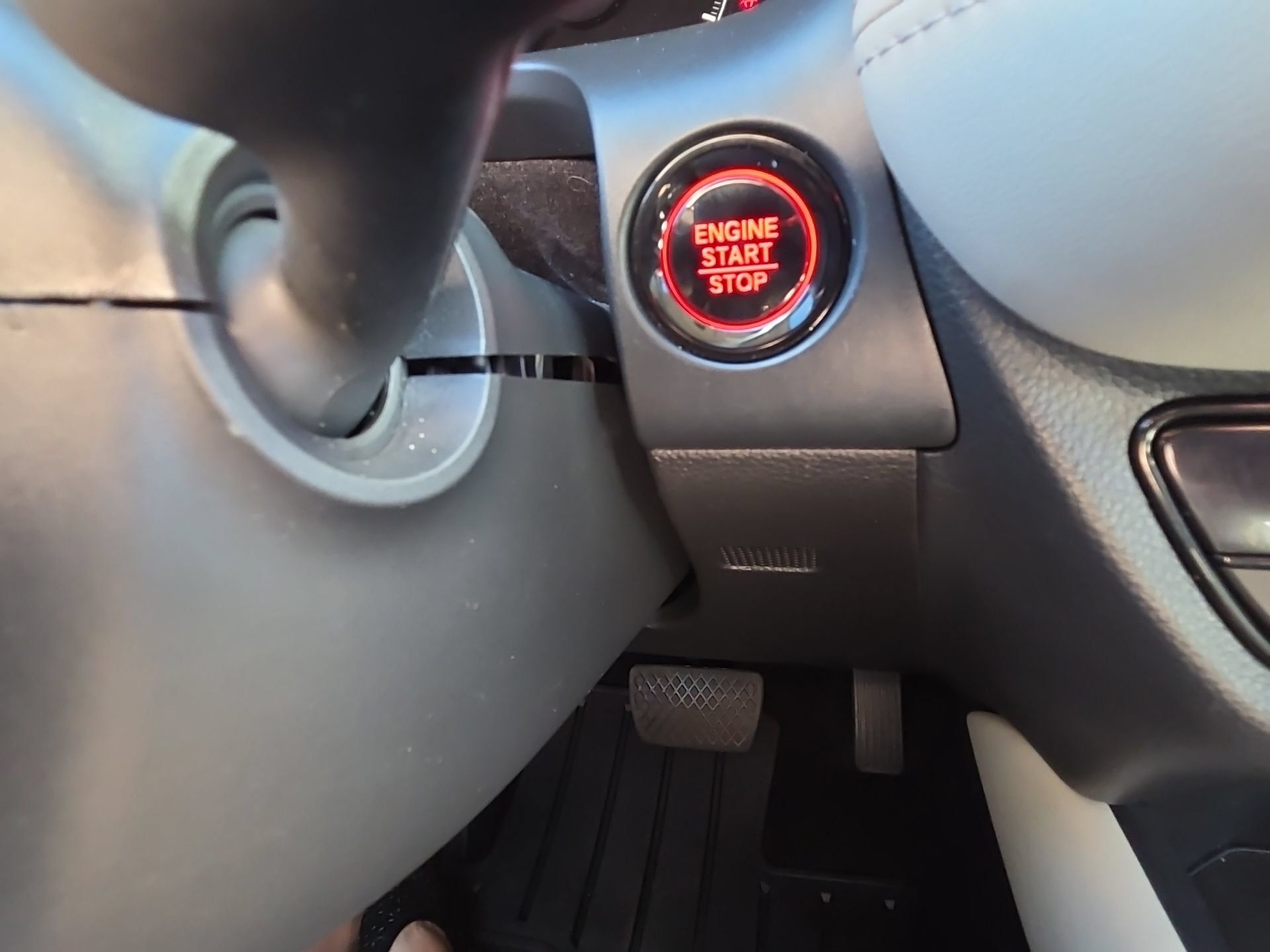 Used 2025 Honda HR-V LX image 18