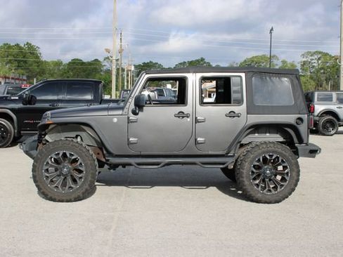 Used 2018 Jeep Wrangler Unlimited Sport w/ Connectivity Group image 6