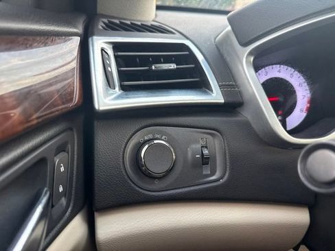 Used 2012 Cadillac SRX Luxury AWD/4WD image 29