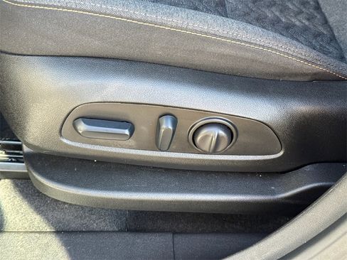 Used 2024 Chevrolet Equinox LT image 25