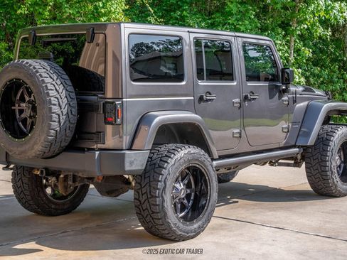 Used 2016 Jeep Wrangler Unlimited Rubicon w/ Connectivity Group image 8