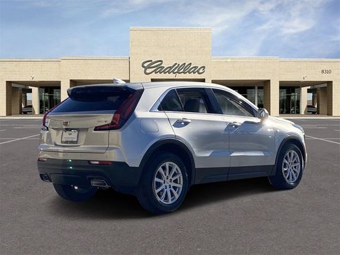 Used 2021 Cadillac XT4 Luxury w/ Cold Weather Package image 5