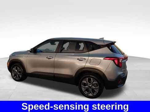 Used 2025 Kia Seltos LX image 14