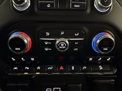 Used 2020 GMC Sierra 1500 AT4 w/ AT4 Premium Package image 31