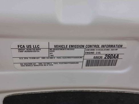 Certified 2024 Chrysler Pacifica Select image 26