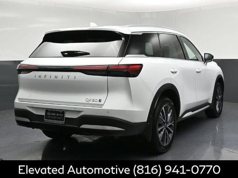 Certified 2026 INFINITI QX60 Luxe w/ Family Package AWD/4WD image 4
