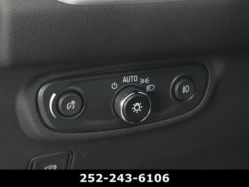 Used 2024 GMC Terrain SLT w/ Infotainment Package II AWD/4WD image 25