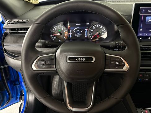 New 2026 Jeep Compass Latitude w/ Sun and Sound Group AWD/4WD image 20