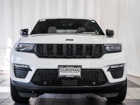 New 2025 Jeep Grand Cherokee Limited w/ Luxury Tech Group II image 2