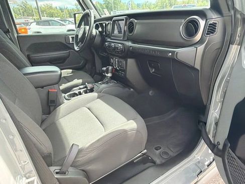 Used 2023 Jeep Wrangler Unlimited w/ Cold Weather Group AWD/4WD image 9