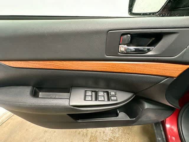 Used 2013 Subaru Outback 3.6R Limited w/ Moonroof Pkg AWD/4WD image 14