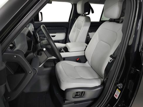 Used 2025 Land Rover Defender 110 X-Dynamic SE AWD/4WD image 16