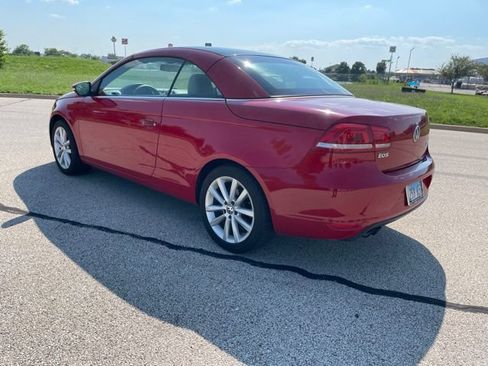 Used 2013 Volkswagen Eos Komfort FWD image 4
