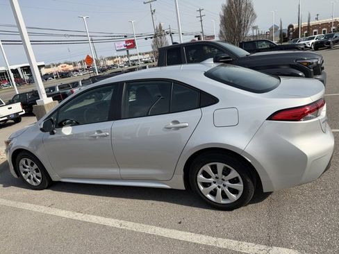 Used 2024 Toyota Corolla LE image 2