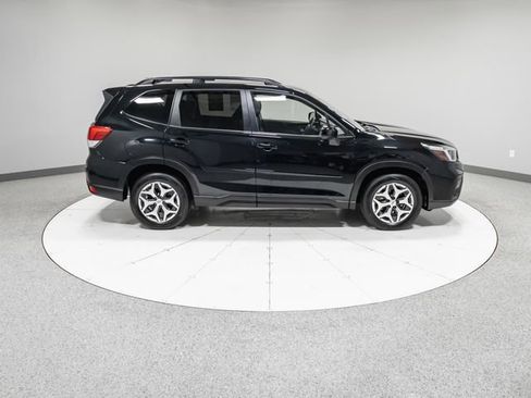 Used 2019 Subaru Forester Premium AWD/4WD image 31