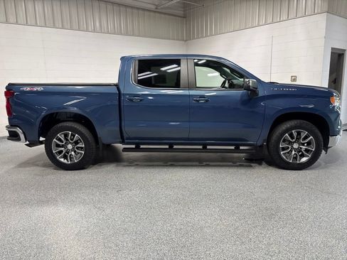Used 2024 Chevrolet Silverado 1500 LT AWD/4WD image 8