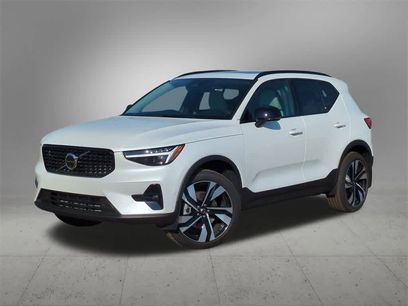 New 2025 Volvo XC40 B5 Plus w/ Protection Package Premier