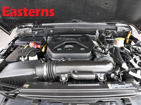 Used 2025 Jeep Wrangler Unlimited Sahara AWD/4WD image 7